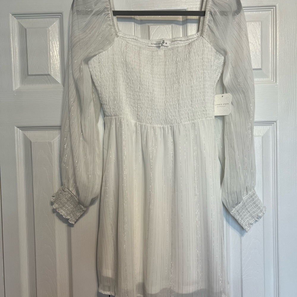 Elegant White Long Sleeve Dress